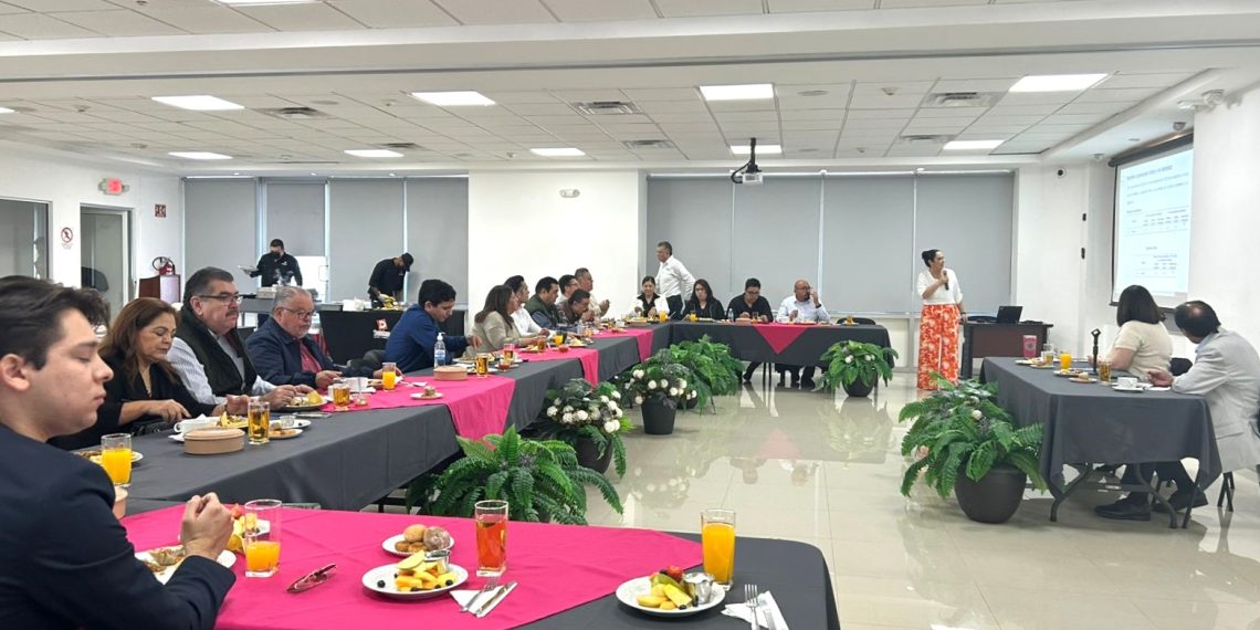 Sostiene INE Sonora reunión informativa con partidos políticos nacionales y locales para dar a conocer el avance en la actualización de los datos registrales de la entidad