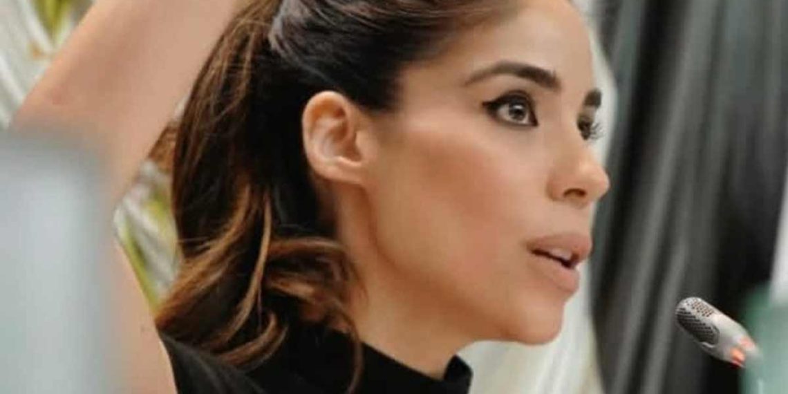 Diana Karina Barreras impulsa el uso responsable de celulares en escuelas