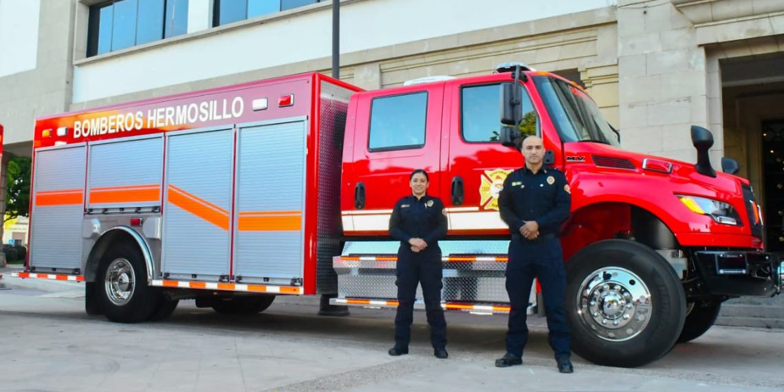 Refuerza Toño Astiazarán equipamiento de bomberos con cuatro unidades nuevas