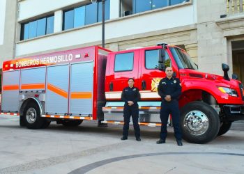 Refuerza Toño Astiazarán equipamiento de bomberos con cuatro unidades nuevas