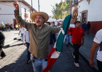 Marchan por segundo día en Morelia por asesinato de Carlos Manzo