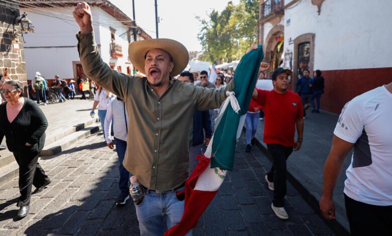 Marchan por segundo día en Morelia por asesinato de Carlos Manzo