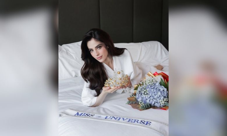 Bata y corona; el primer día de Fátima Bosch como Miss Universo