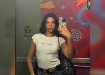 Dua Lipa sorprende a fans al cantar éxitos de rock y pop en español