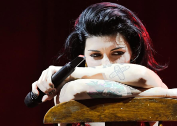 Cazzu reacciona a boda religiosa de Christian Nodal y Ángela Aguilar