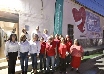 Apoya Toño Astiazarán con Peso Solar a comedor comunitario Vida Plena Corazón Contento, A.C.