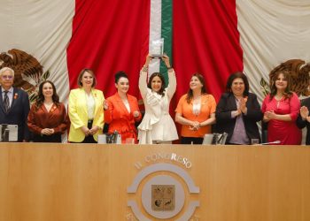 Reconocen a Ana Luisa Chávez con la Presea del Poderío Sonorense 2025