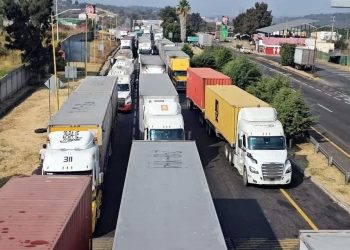 Desafían productores en aduanas y carreteras