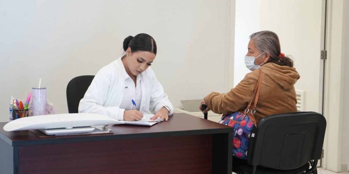 Llama Salud Sonora a evitar automedicarse y acudir por atención médica ante signos de dengue