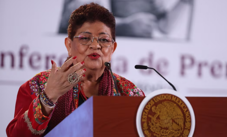 Ernestina Godoy se queda como encargada de la FGR