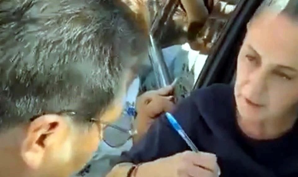 Intercepta CNTE convoy de Sheinbaum; les firma acuerdo