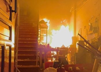 Vandalizan y queman Palacio Municipal de Apatzingán