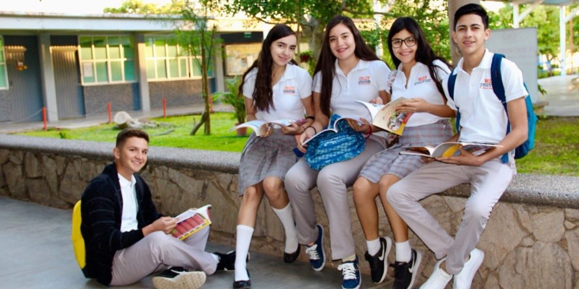 El pacto intergeneracional: cuando los jóvenes le devuelven el alma a la política