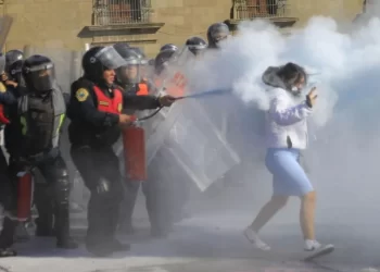 Deja 120 lesionados y 40 detenidos marcha de Gen Z