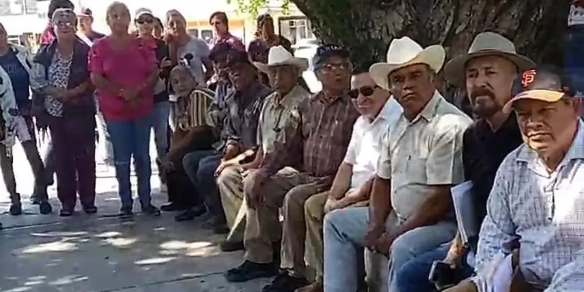 Protestan mayos en la Secretaría del Bienestar en Huatabampo