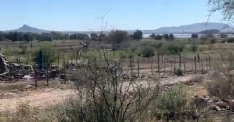 Localizan cadáver violentado en La Metalera