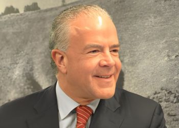 Dan orden de aprehensión a Raúl Rocha, dueño de Miss Universo