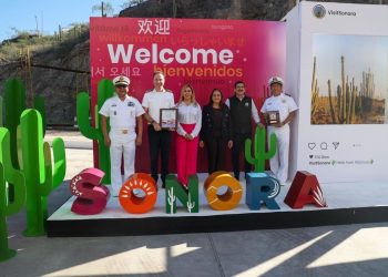 Gobernador Durazo impulsa desarrollo turístico con llegada del crucero Zaandam a Guaymas