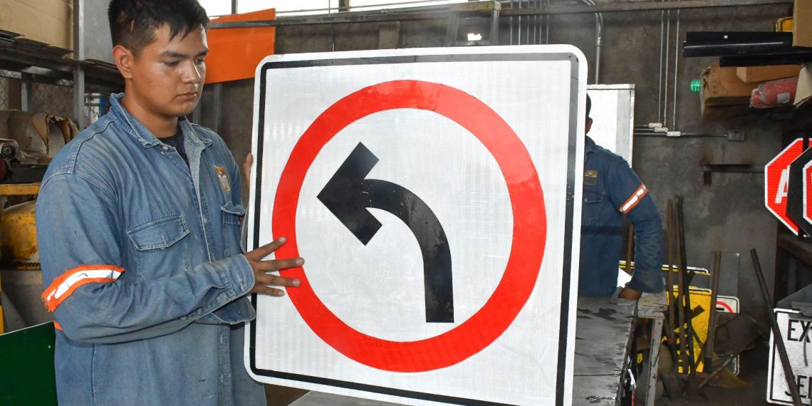 Avanza Gobierno Municipal en señalización y semaforización en Hermosillo