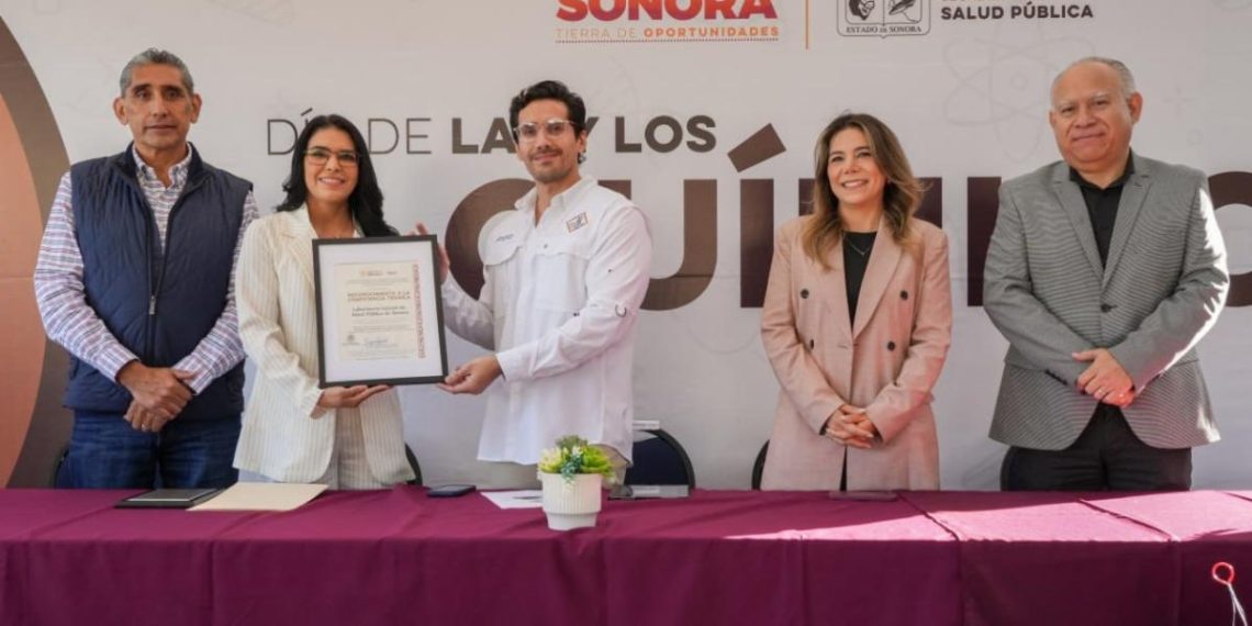 Reconoce Secretaría de Salud a químicas y químicos del Laboratorio Estatal por su contribución a la salud pública