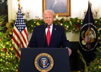 Trump insiste en discurso a la nación que la economía es más sólida de lo que creen