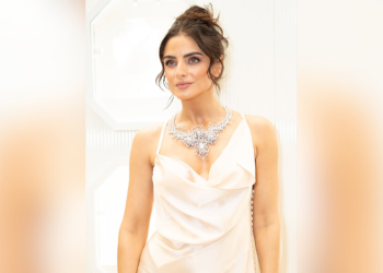 Aislinn Derbez reaparece en redes sociales tras muerte de su mamá