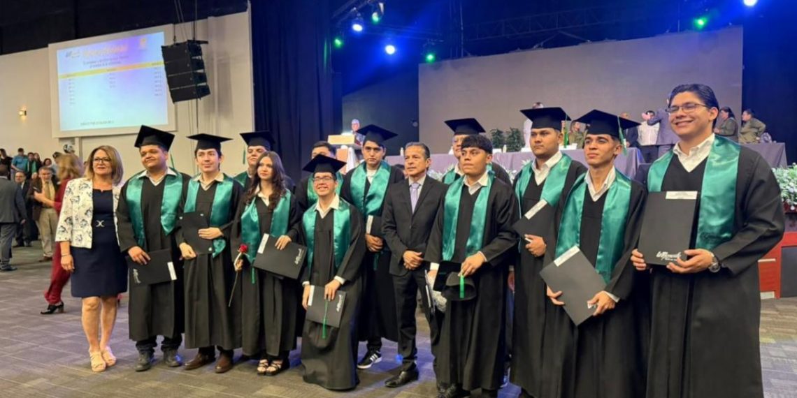 Contribuye UTHermosillo al fortalecimiento productivo de Sonora con nuevos profesionistas