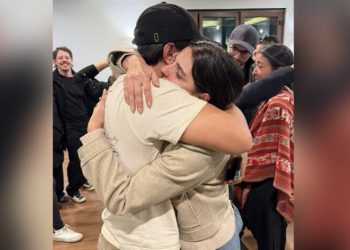 Aislinn Derbez muestra detalles del emotivo funeral de su madre