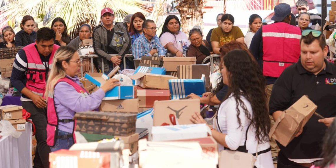 Impulsa la economía familiar el Bazar Navideño de DIF Sonora
