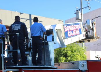 Lamarque entrega equipamiento para fortalecer la protección y operatividad del departamento de bomberos en Cajeme