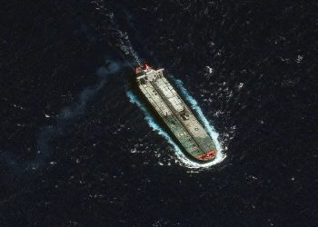 Ordena Trump bloquear petroleros que se dirijan a Venezuela