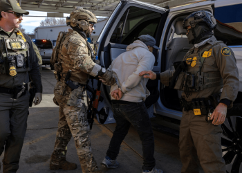 Migrantes aportan casi una quinta parte de los impuestos en Estados Unidos