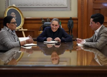 Sheinbaum dialoga con papa León XIV en día de la Virgen de Guadalupe; formaliza la invitación a México