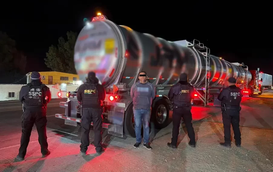 Decomisan tráiler con huachicol al norte de Sonora