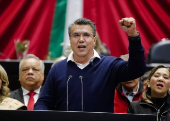 Ramón Flores defiende reforma a la Ley General de Aguas y denuncia décadas de acaparamiento