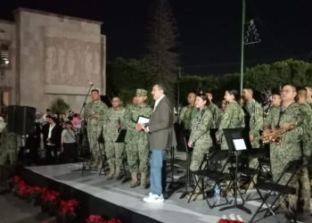 Participa Ejército Mexicano en “Concierto por la paz” y en encendido de árbol navideño