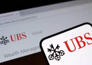 UBS podría recortar 10 mil empleos hasta 2027