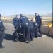 Policías estatales salvan la vida de una mujer en puente de Hermosillo