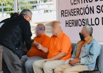 Recibe población del Cereso 2 en Hermosillo donación de lentes de lectura: SIEP