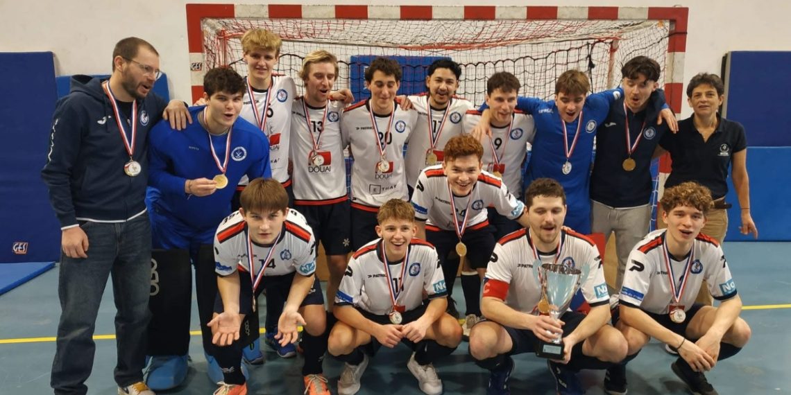 Un par de jugadores sonorenses de hockey logran Campeonato de sala en liga de Francia