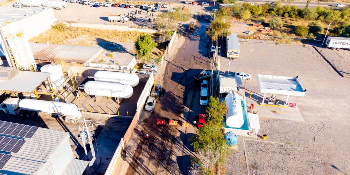 Suman esfuerzos Toño Astiazarán y sector empresarial para rehabilitar calle de las Galaxias en Parque Industrial