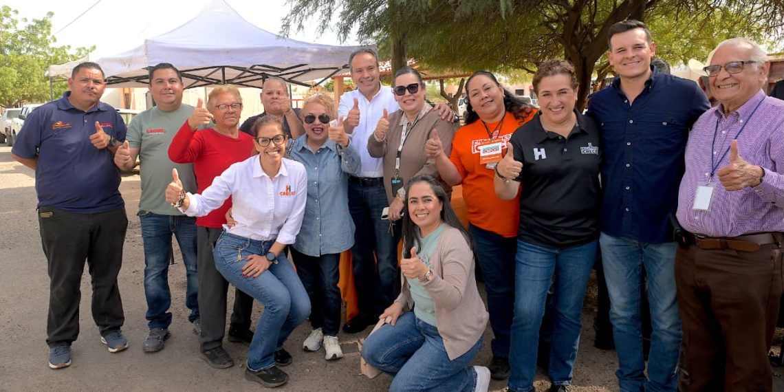Ejerce Toño Astiazarán su voto en presupuesto CRECES, junto a familias de Real del Llano