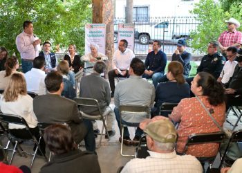 Acerca Toño Astiazarán servicios municipales a Villa de Seris con Miércoles en tu Colonia
