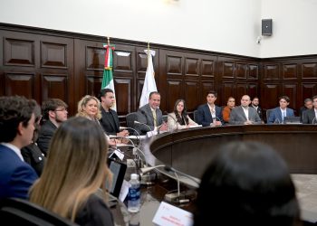Da voz Toño Astiazarán a jóvenes hermosillenses a través de la tercera generación del Cabildo Juvenil