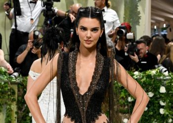 Kendall Jenner ‘nunca se ha sometido a ninguna cirugía plástica’