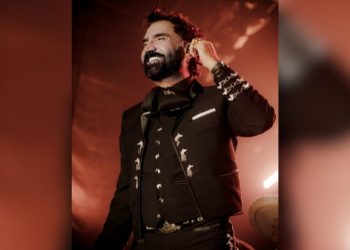 Alejandro Fernández reaparece tras cirugía de emergencia