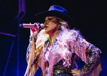 Alicia Villarreal va Fiscalía de NL por caso contra Cruz Martínez