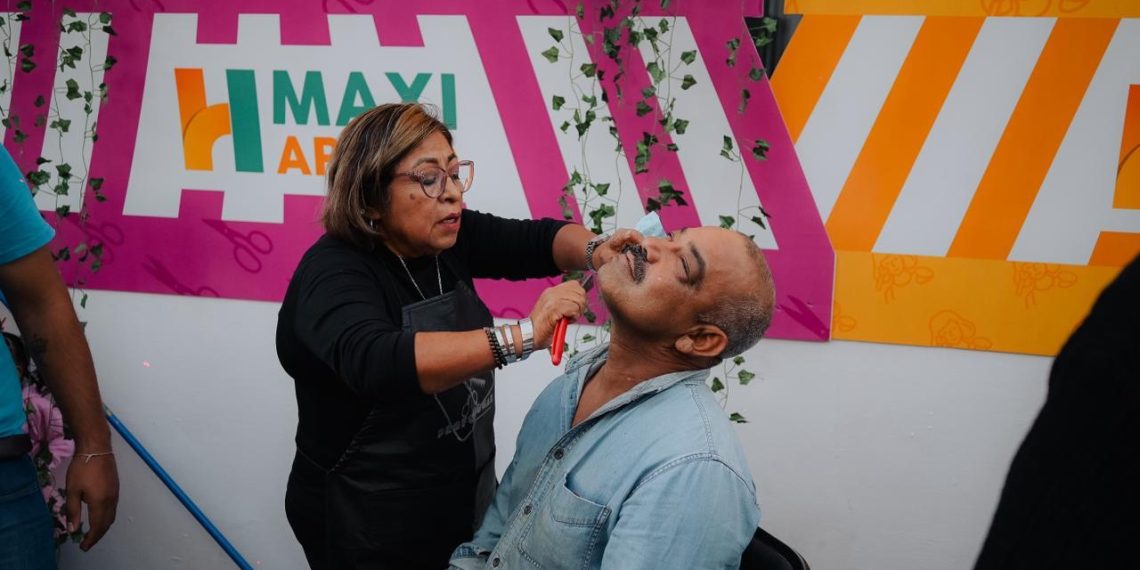 Beneficia Toño Astiazarán a más de 2 mil mujeres con programa Maxi Apoyo