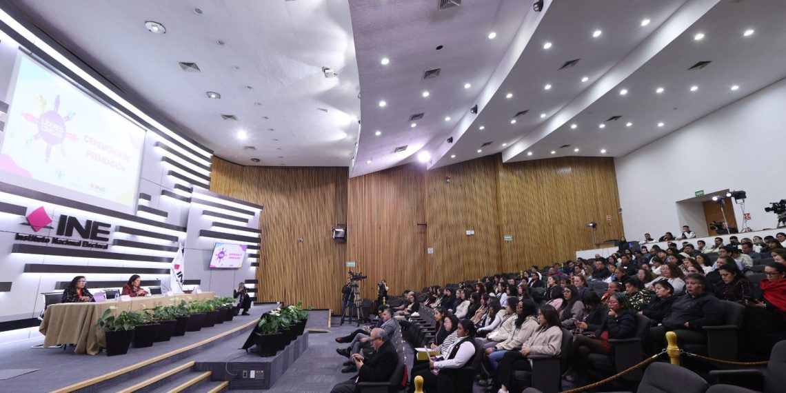 Premia INE a las 30 estudiantes adolescentes ganadoras del “Concurso Nacional Líderes Cívicas 2025”