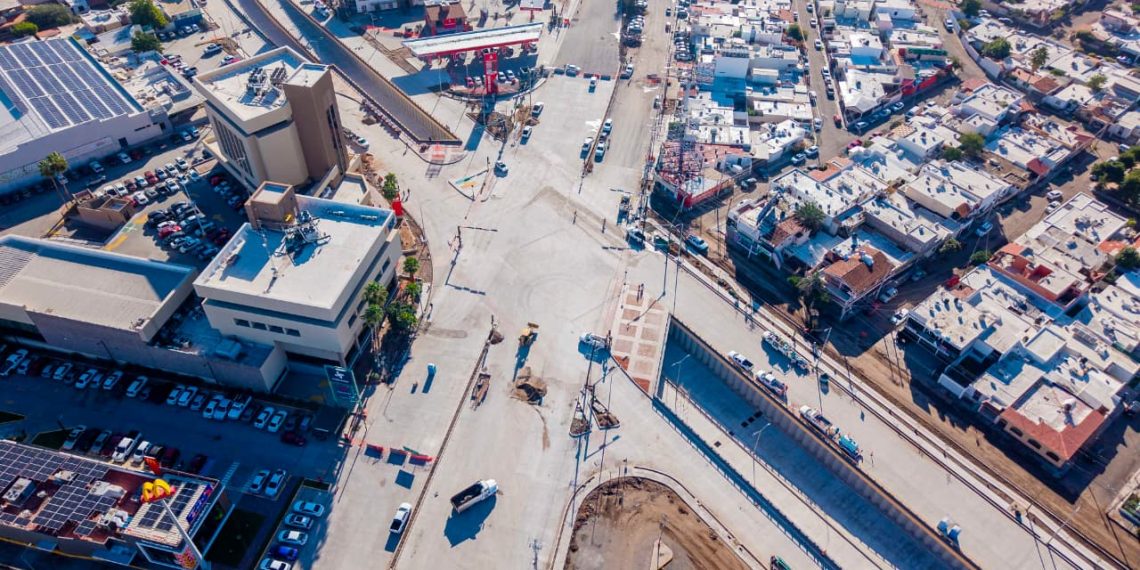 Casi listo el paso a desnivel de Colosio y Solidaridad, afirmó Toño Astiazarán